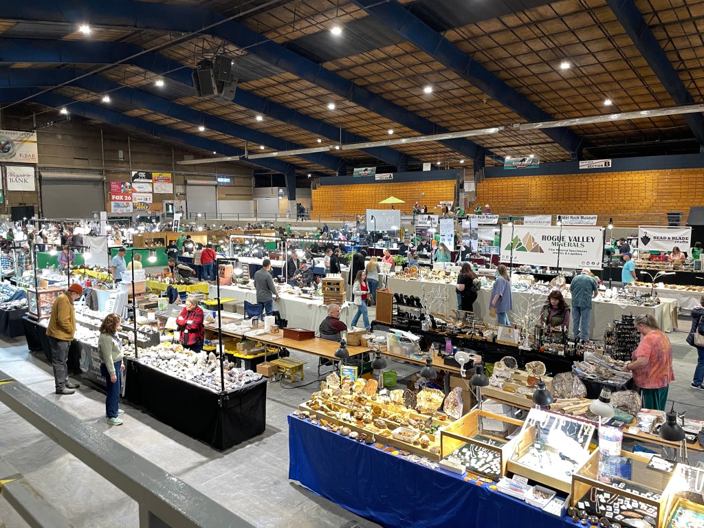 Overall shot of the arena.